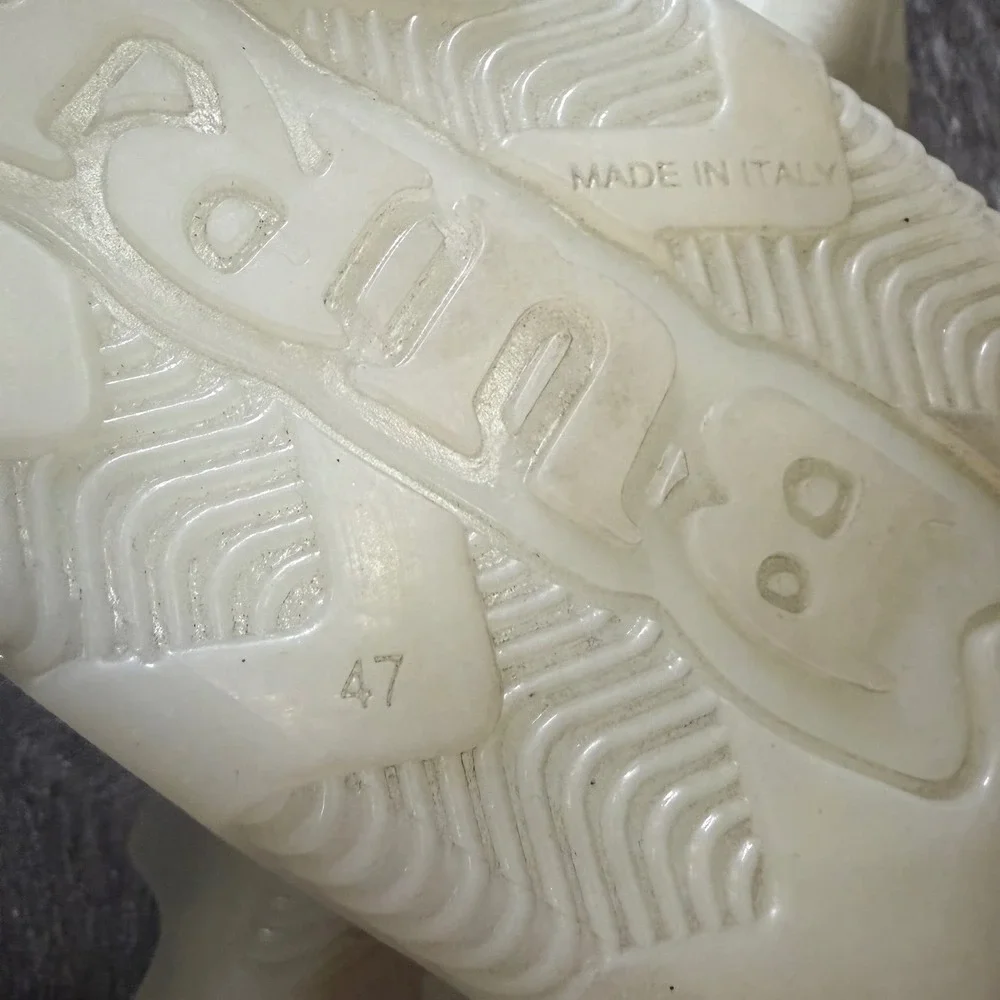 Burberry Stingray Slides Men Size 14 EU 47 Pebble White Perforated Rubber Logo